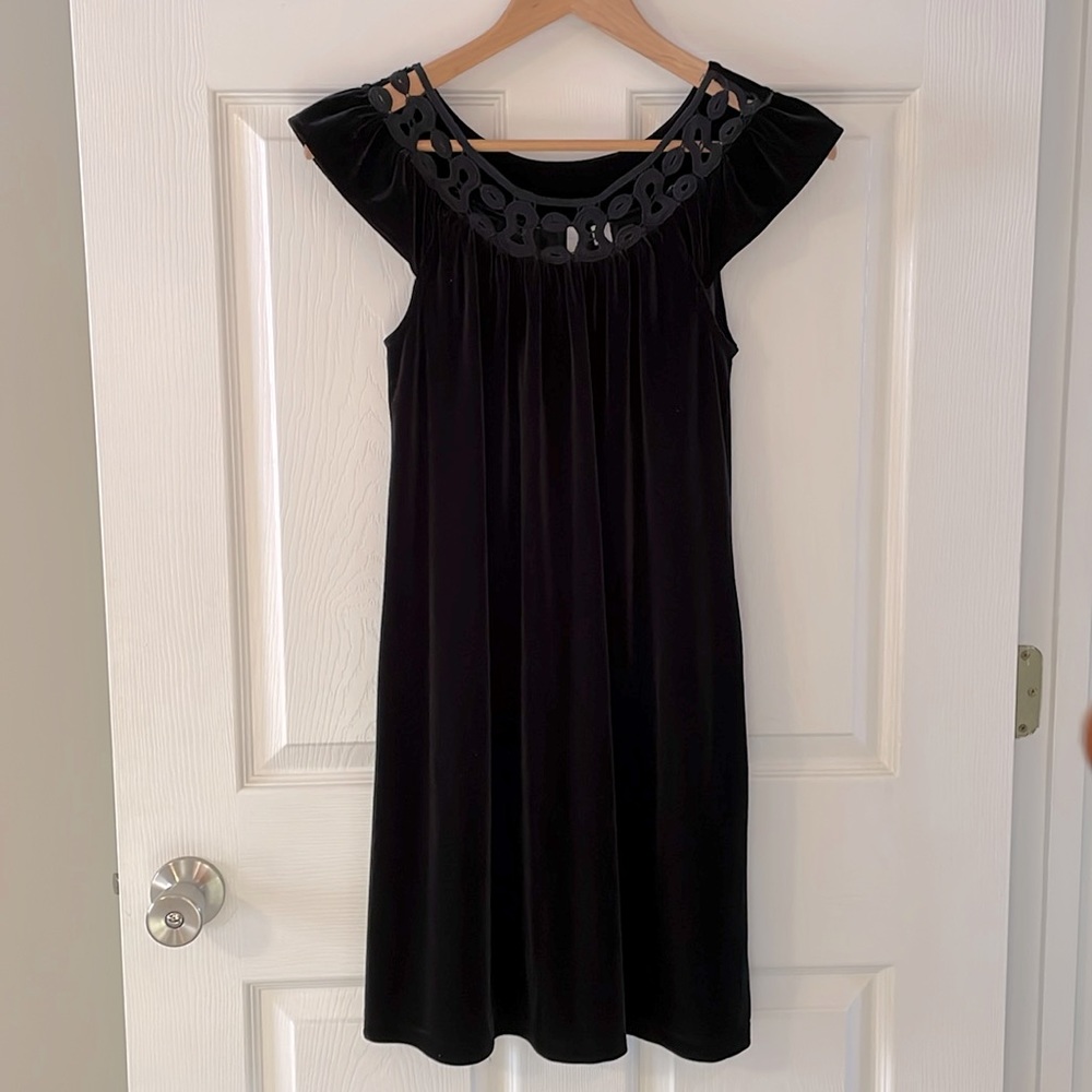 frenchi Black Velvet Cap Sleeve Lace Neck Dress